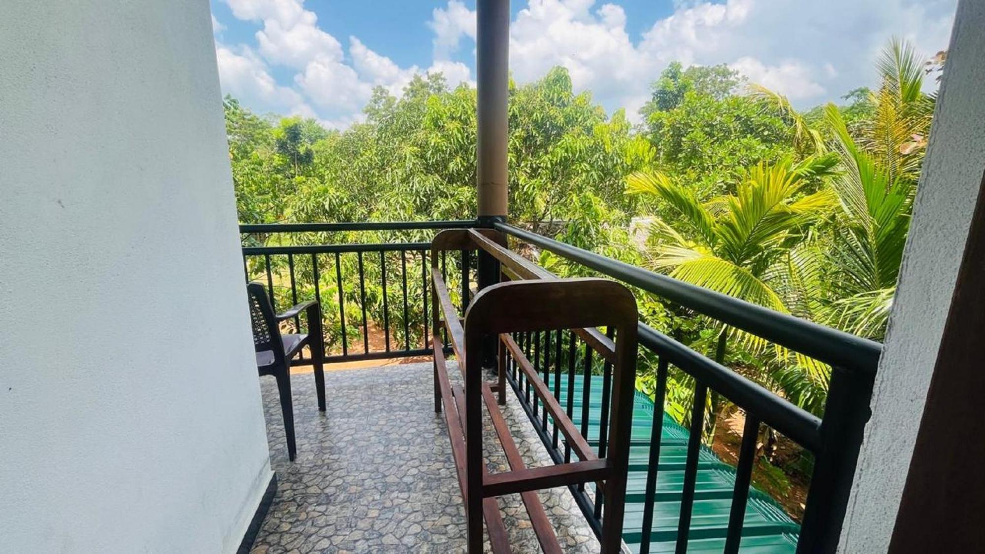 Dew Ashi Homestay Sigiriya Exterior photo